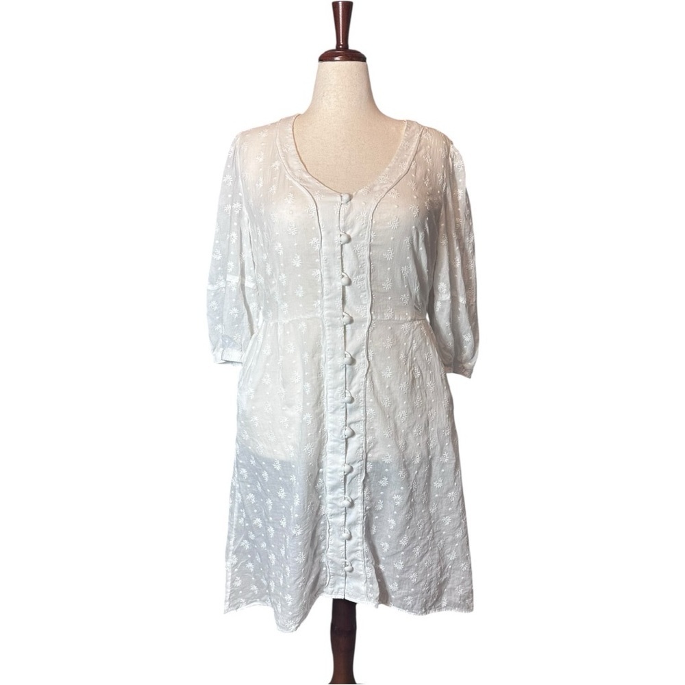CAbi White Embroidered 3/4 Sleeve Sheer Tunic Style Dress Size 12